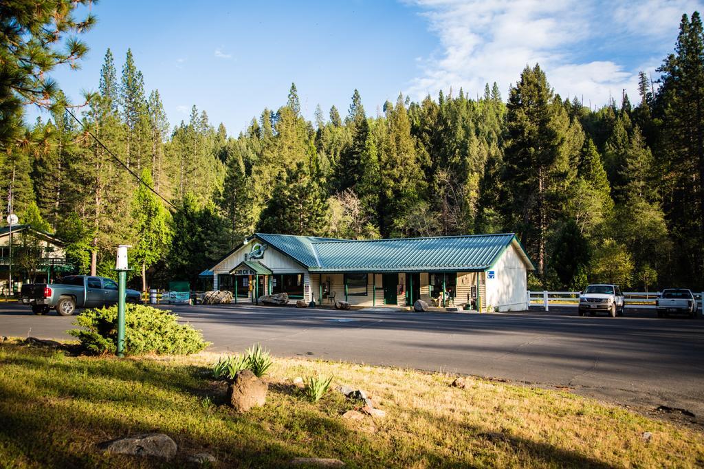 Yosemite Lakes Bunkhouse 34